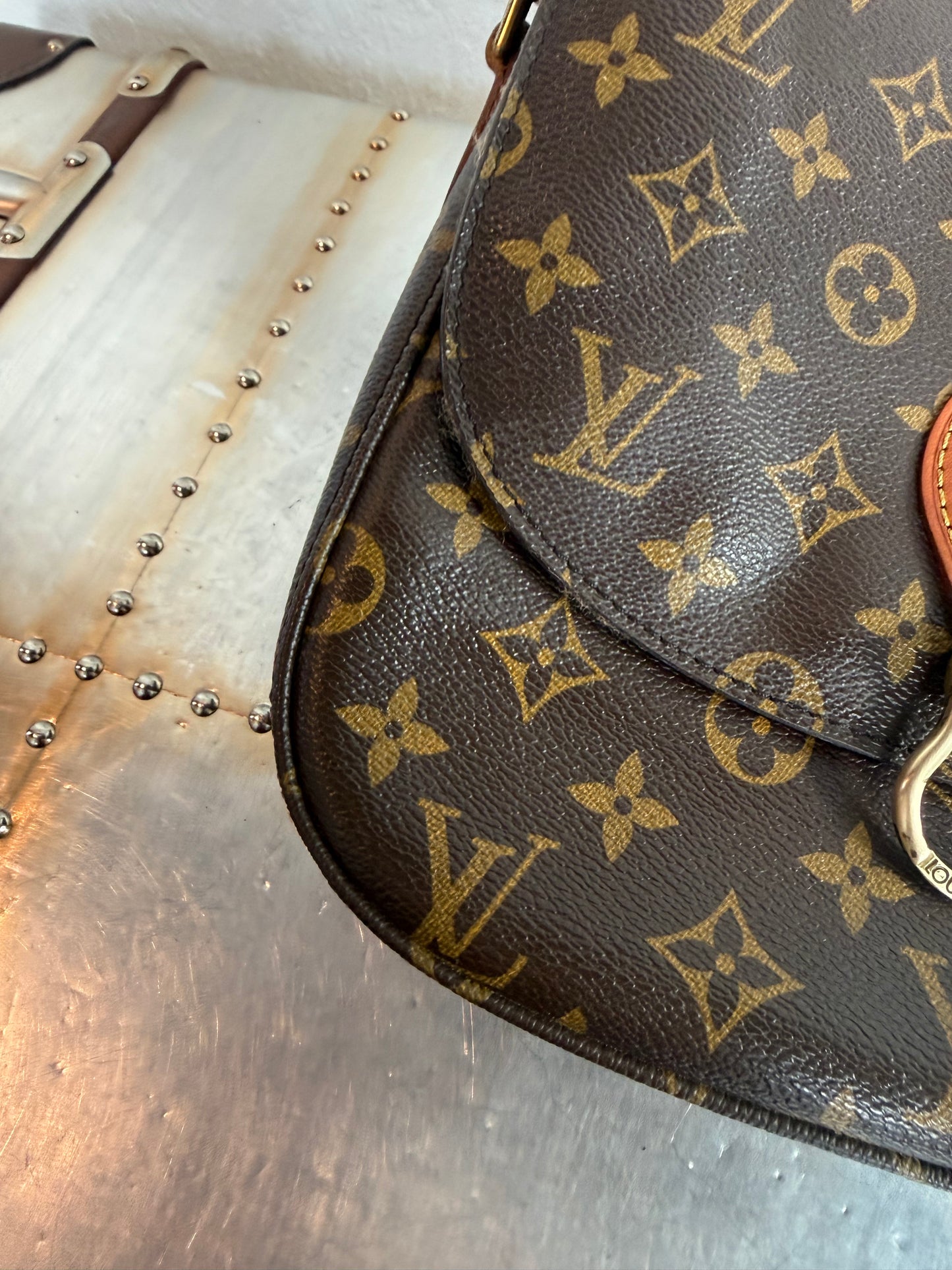 Pre-owned Authentic Louis Vuitton Saint Cloud GM Monogram Crossbody Bag