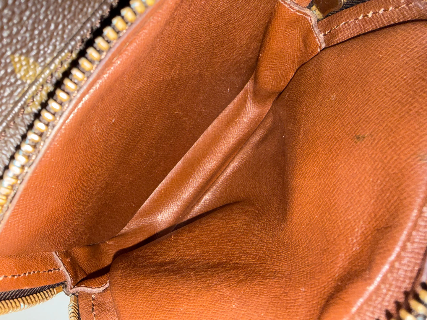 Pre-owned Authentic Louis Vuitton Amazon Monogram Crossbody Bag
