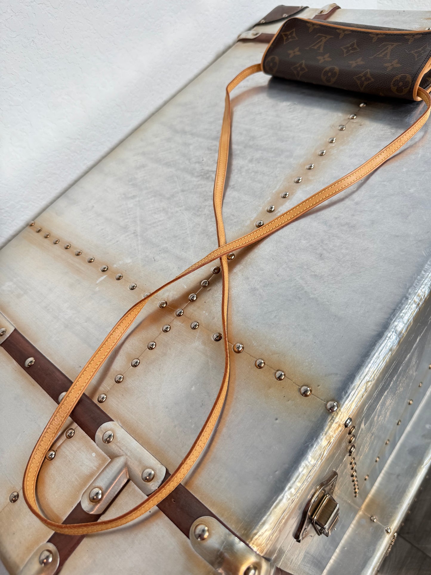 Pre-owned Authentic Louis Vuitton Pochette Twin MM Monogram Shoulder Bag