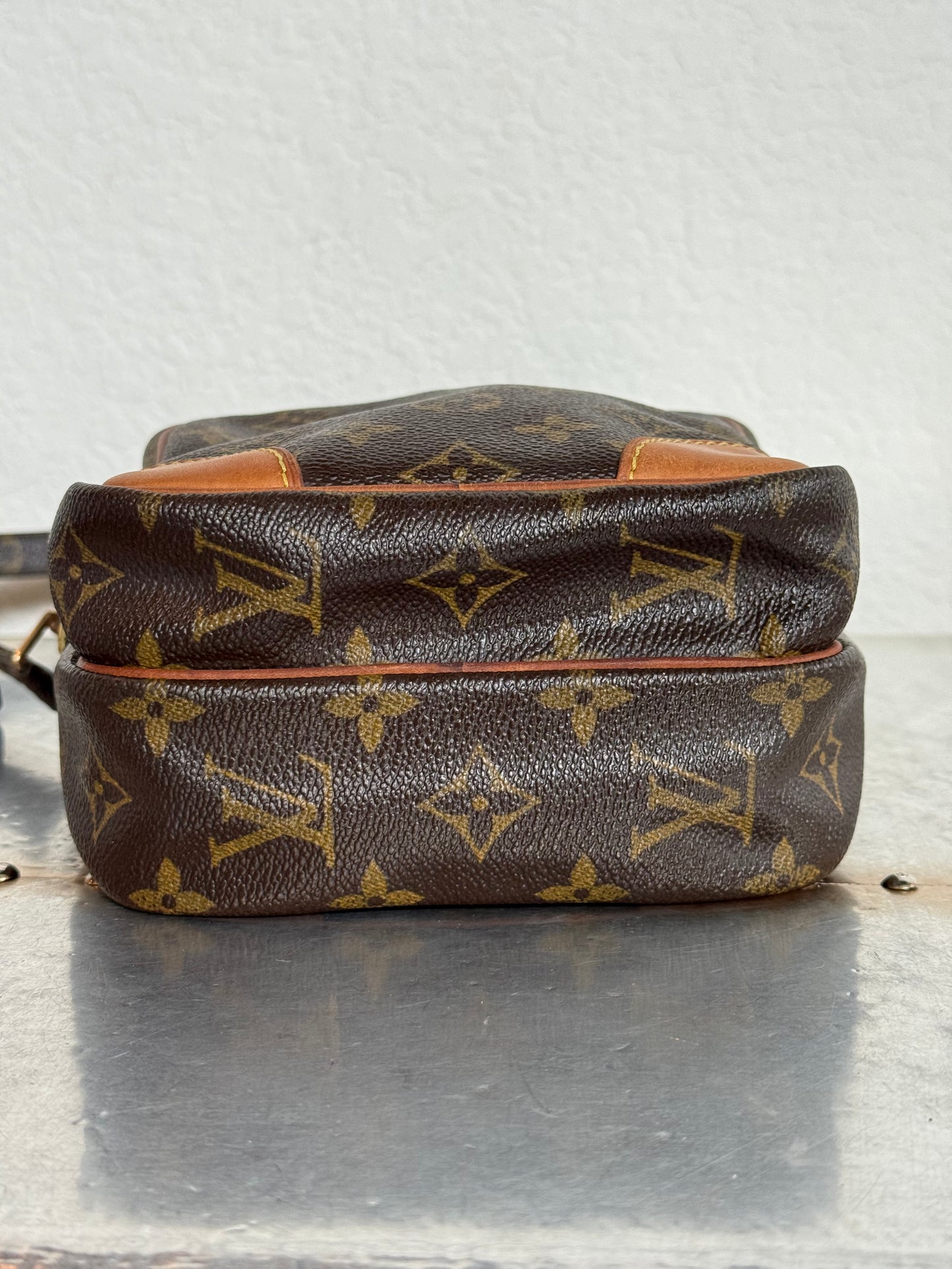 Pre-owned Authentic Louis Vuitton Amazon Monogram Crossbody Bag