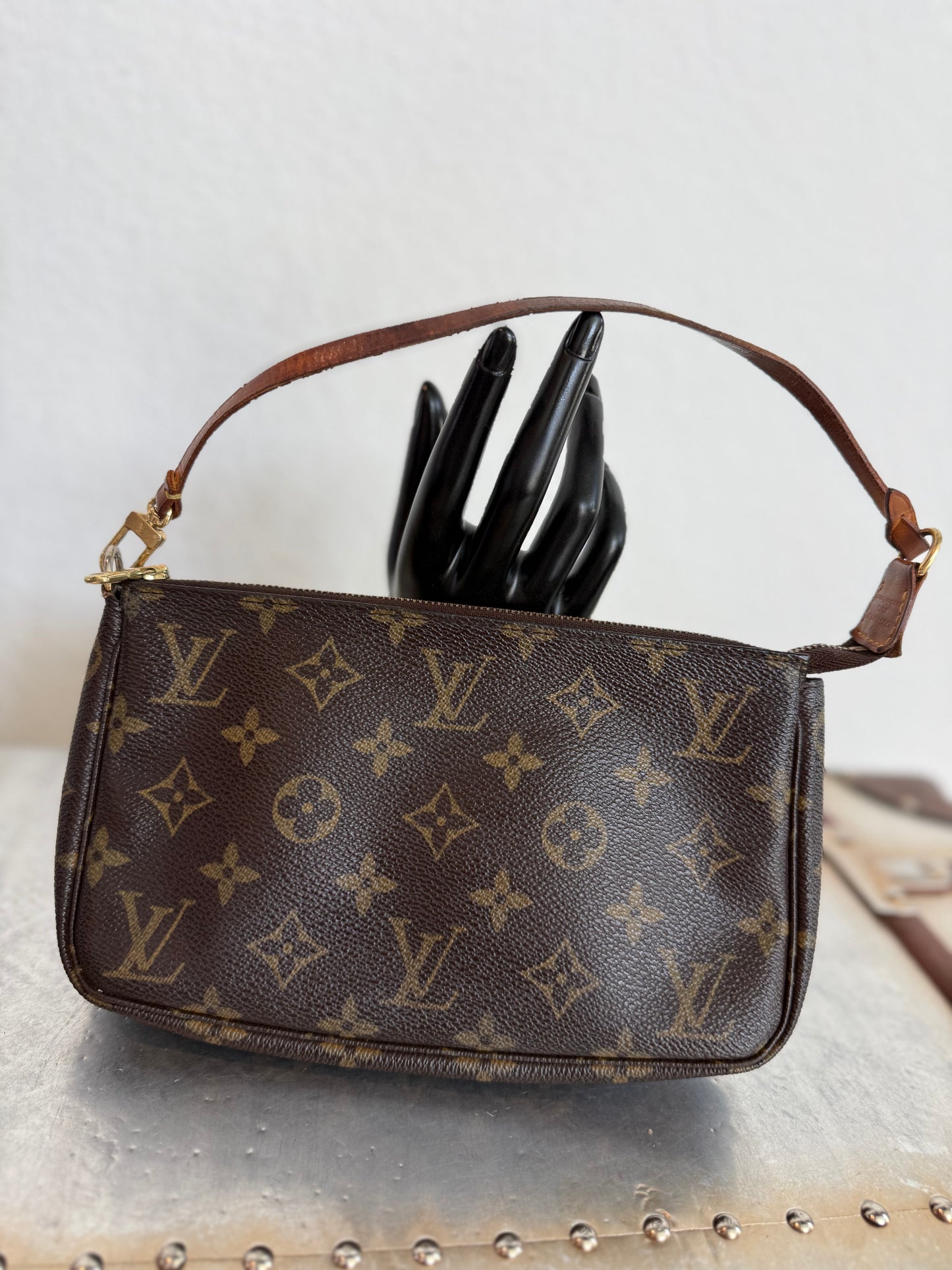 Pre-owned Authentic Louis Vuitton Pochette Accessoires Monogram Shoulder / Handbag