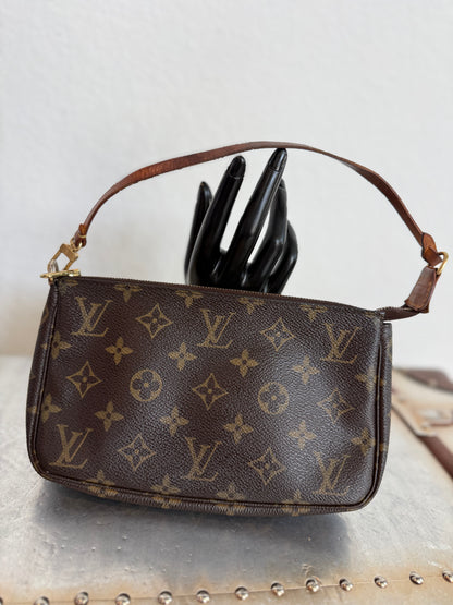Pre-owned Authentic Louis Vuitton Pochette Accessoires Monogram Shoulder / Handbag