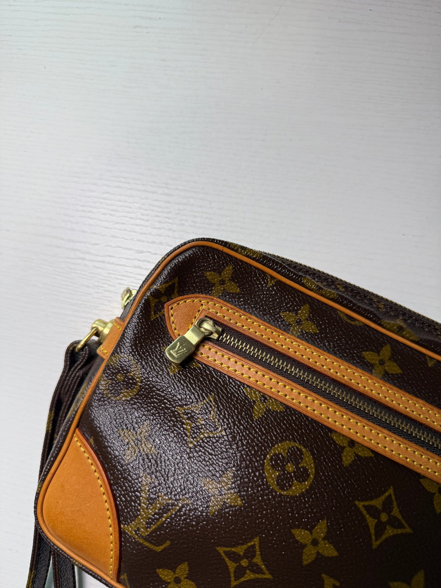 Pre-owned Authentic Louis Vuitton Marly Dragonne GM Monogram Clutch / Handbag