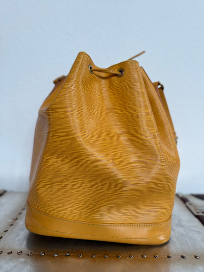 Pre-owned Authentic Louis Vuitton Noe Epi Drawstring Shoulder Bag