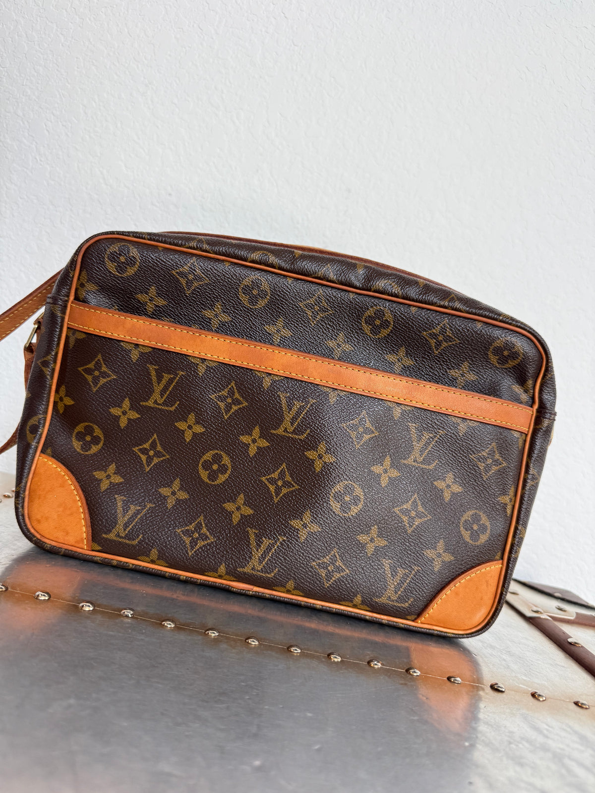 Pre-owned Louis Vuitton Trocadero 30 Monogram Shoulder / Crossbody Bag