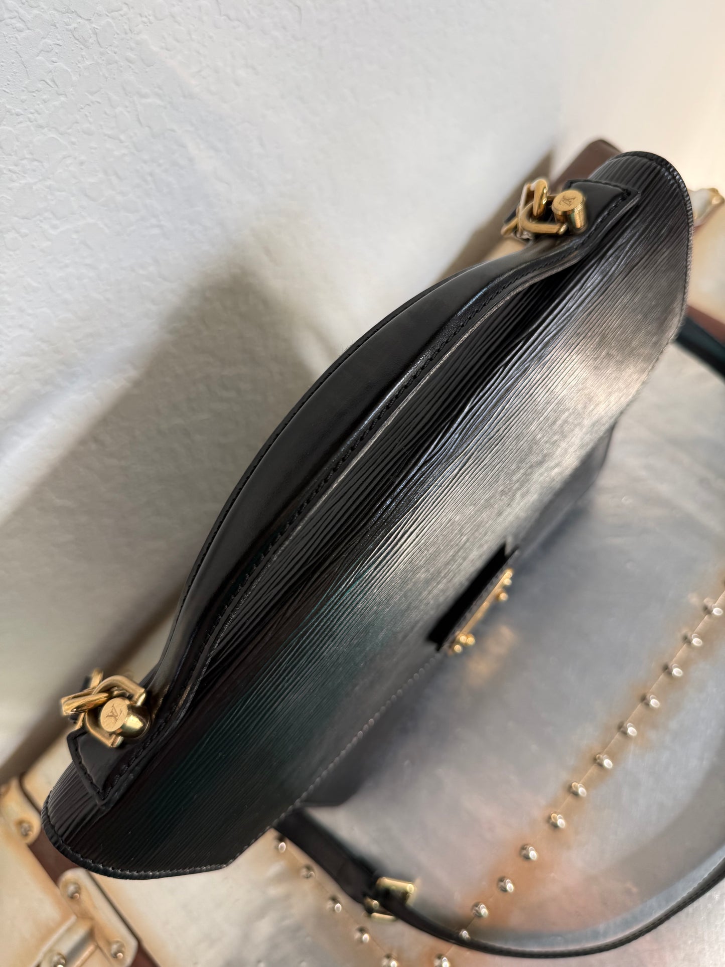 Pre-owned Authentic Louis Vuitton Monceau Epi Black Shoulder / Crossbody Bag