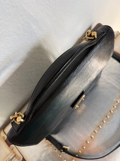 Pre-owned Authentic Louis Vuitton Monceau Epi Black Shoulder / Crossbody Bag