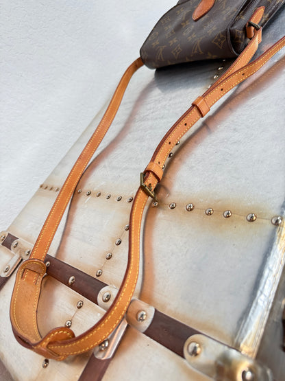 Pre-owned Authentic Louis Vuitton Saint Cloud MM Monogram Shoulder / Crossbody Bag