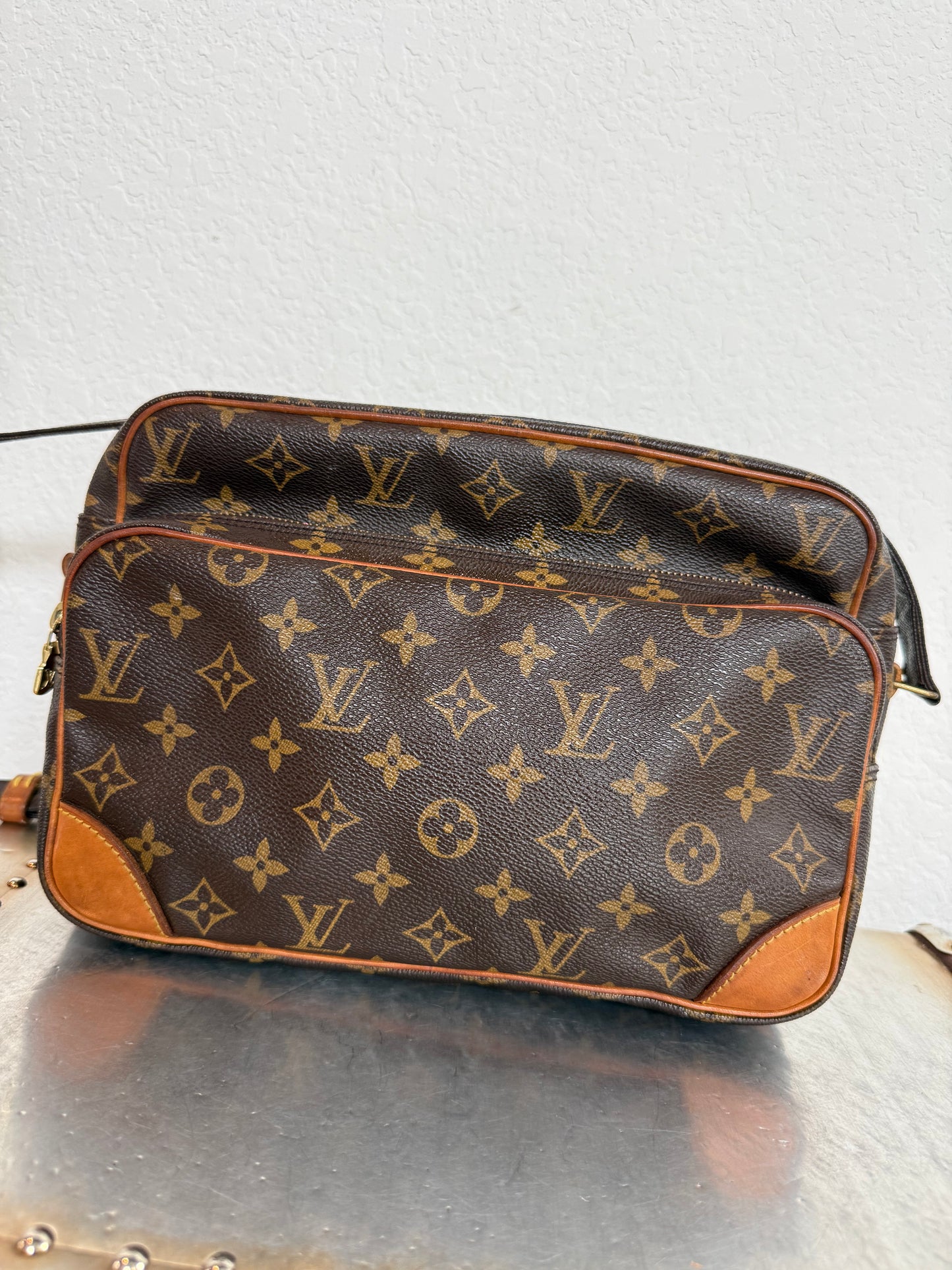 Pre-owned Louis Vuitton Nile PM Monogram Shoulder Bag/ Crossbody Bag
