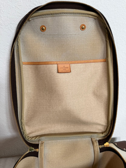 Pre-owned Authentic Louis Vuitton Excursion Monogram Handbag