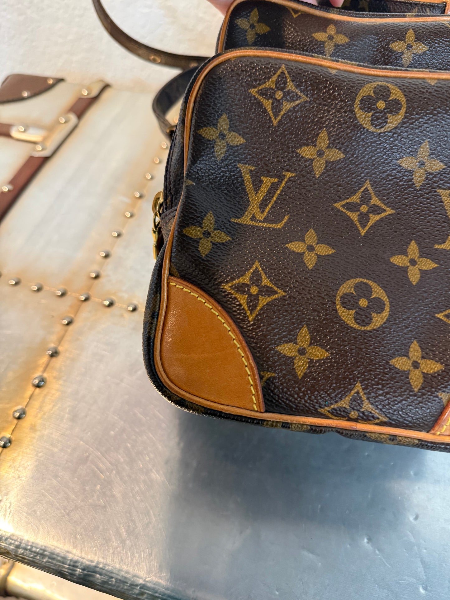 Pre-owned Authentic Louis Vuitton Amazon Monogram Crossbody Bag
