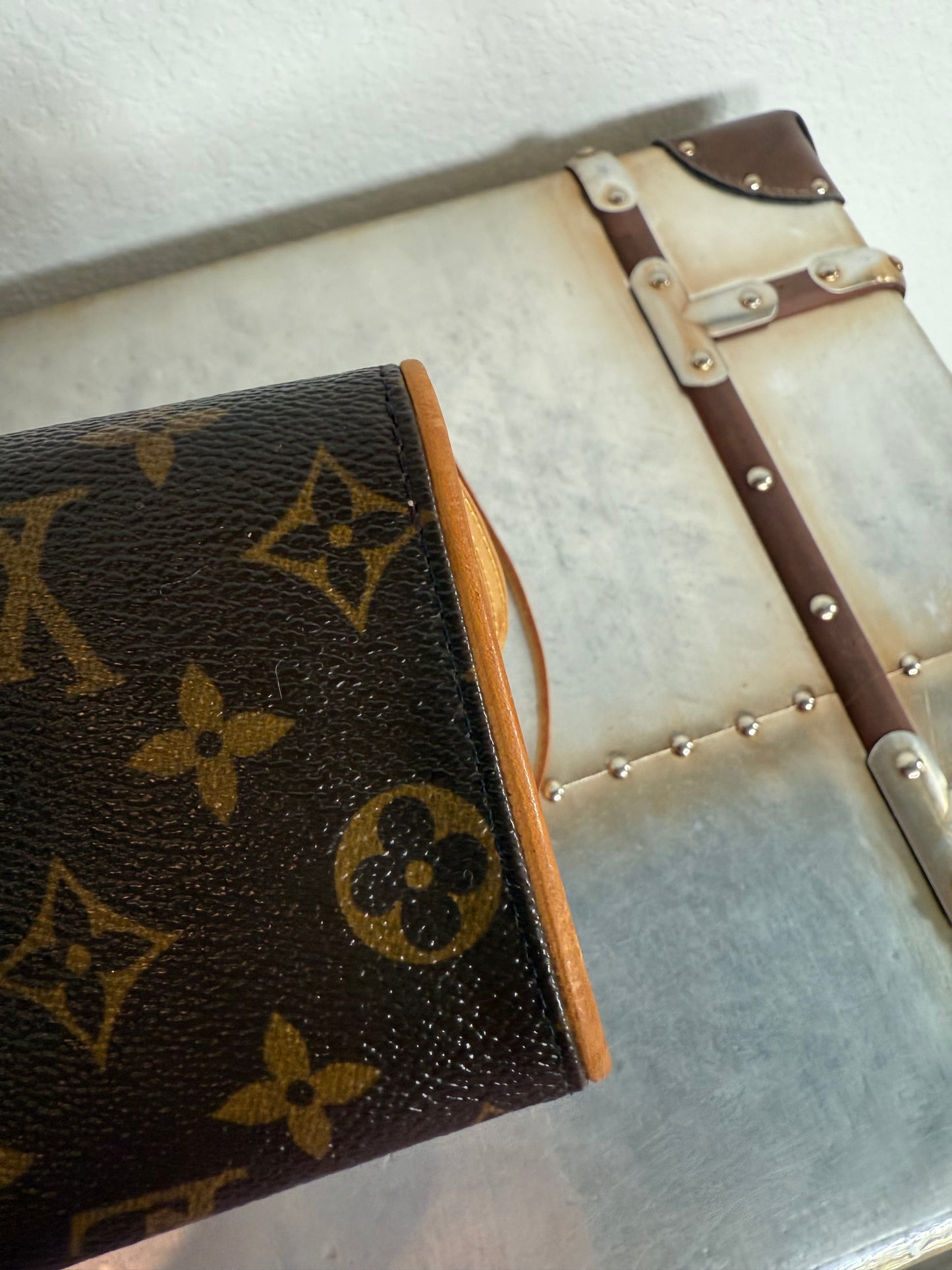 Pre-owned Authentic Louis Vuitton Pochette Twin MM Monogram Shoulder Bag