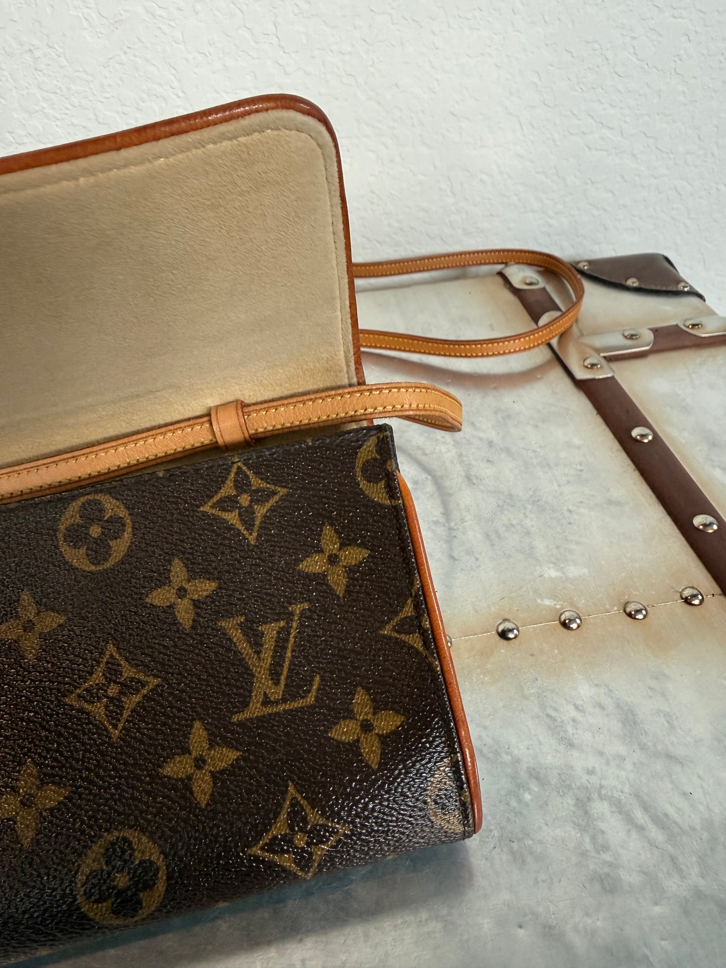 Pre-owned Authentic Louis Vuitton Pochette Twin GM Monogram Shoulder Bag