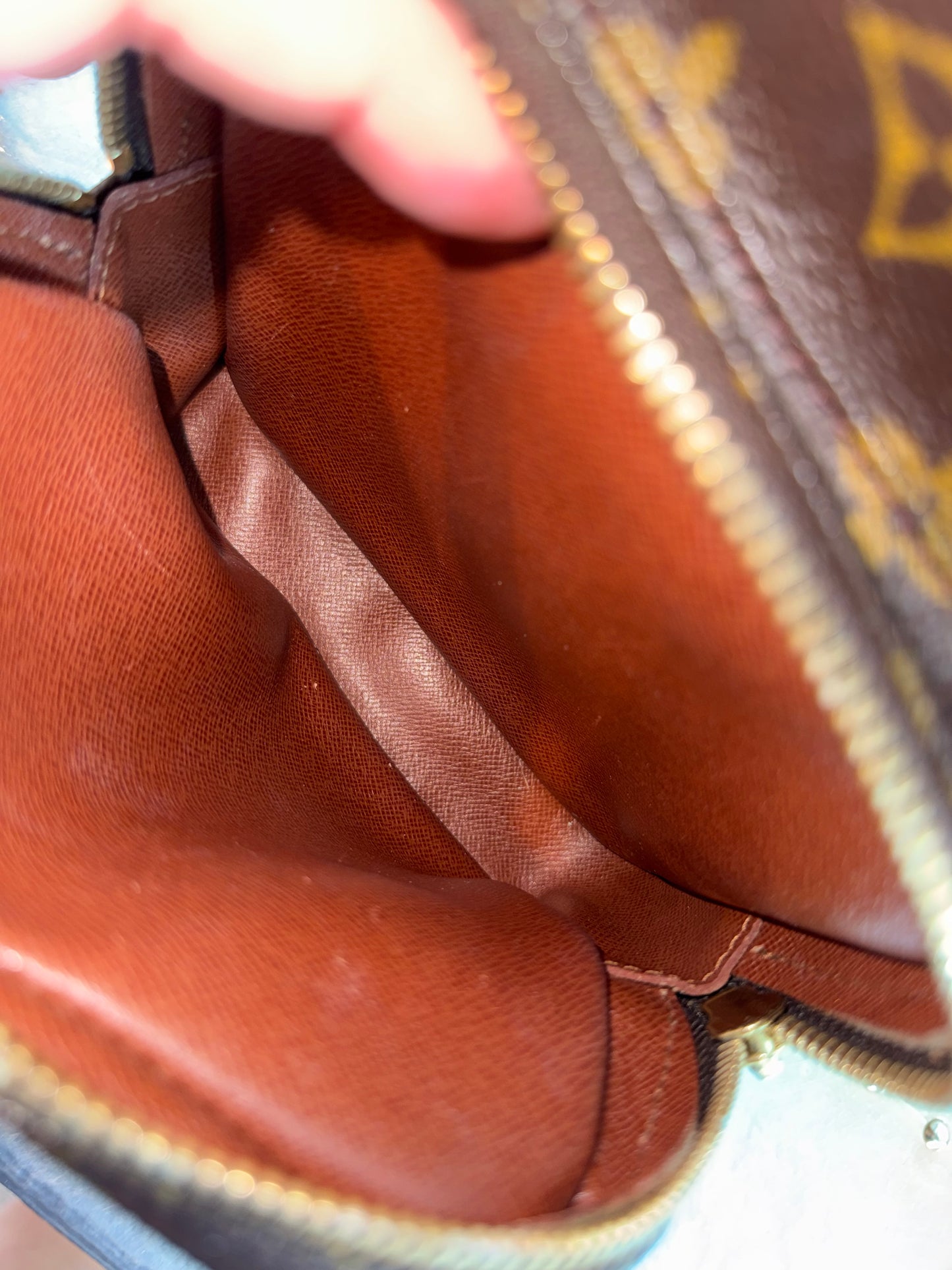 Pre-owned Authentic Louis Vuitton Amazon Monogram Crossbody Bag