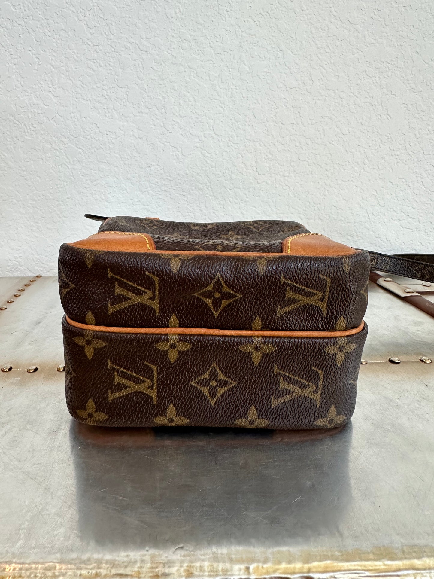 Pre-owned Authentic Louis Vuitton Amazon Monogram Crossbody Bag