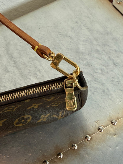 Pre-owned Authentic Louis Vuitton Pochette Accessoires Monogram Shoulder / Handbag
