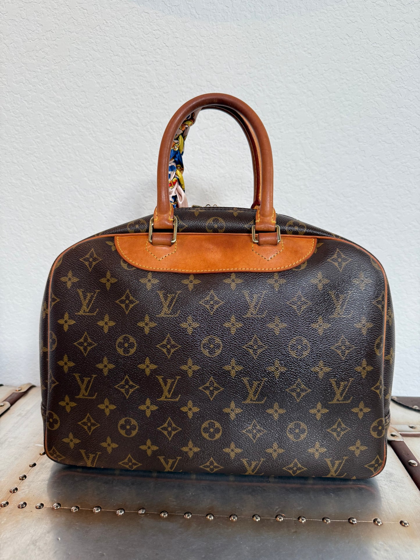 Pre-owned Authentic Louis Vuitton Deauville Monogram Handbag