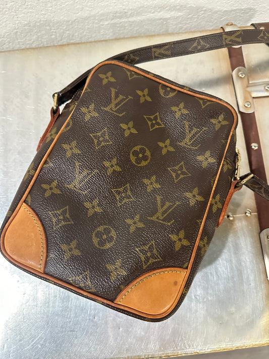 Pre-owned Authentic Louis Vuitton Amazon Monogram Crossbody Bag