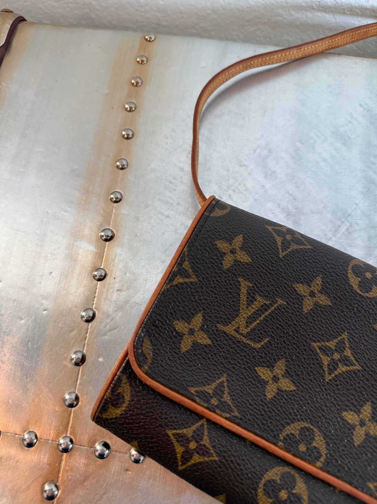 Pre-owned Authentic Louis Vuitton Pochette Twin GM Monogram Shoulder Bag