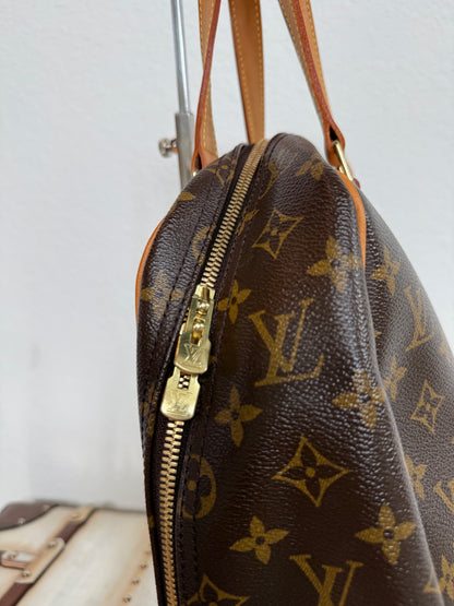 Pre-owned Authentic Louis Vuitton Excursion Monogram Handbag