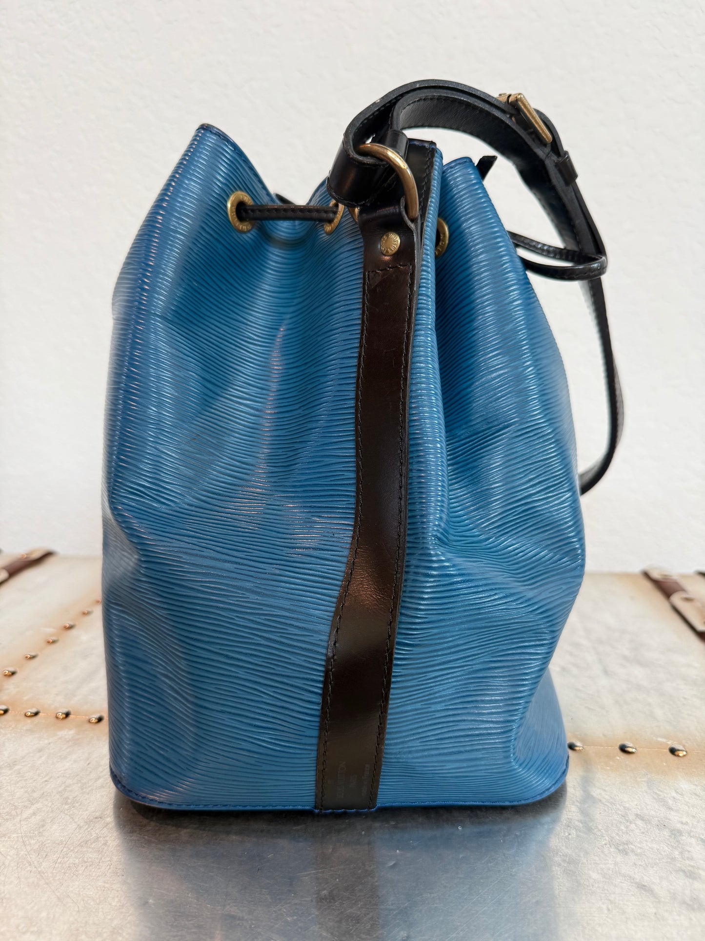 Pre-owned Authentic Louis Vuitton Petite Noe Epi  Shoulder Bag