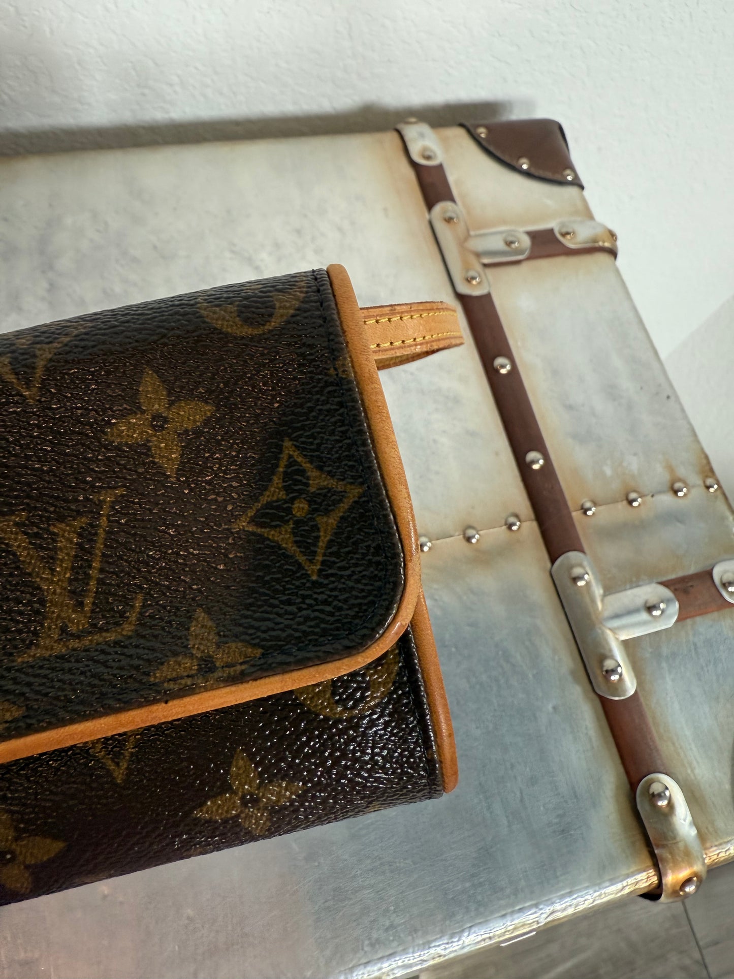 Pre-owned Authentic Louis Vuitton Pochette Twin MM Monogram Shoulder Bag