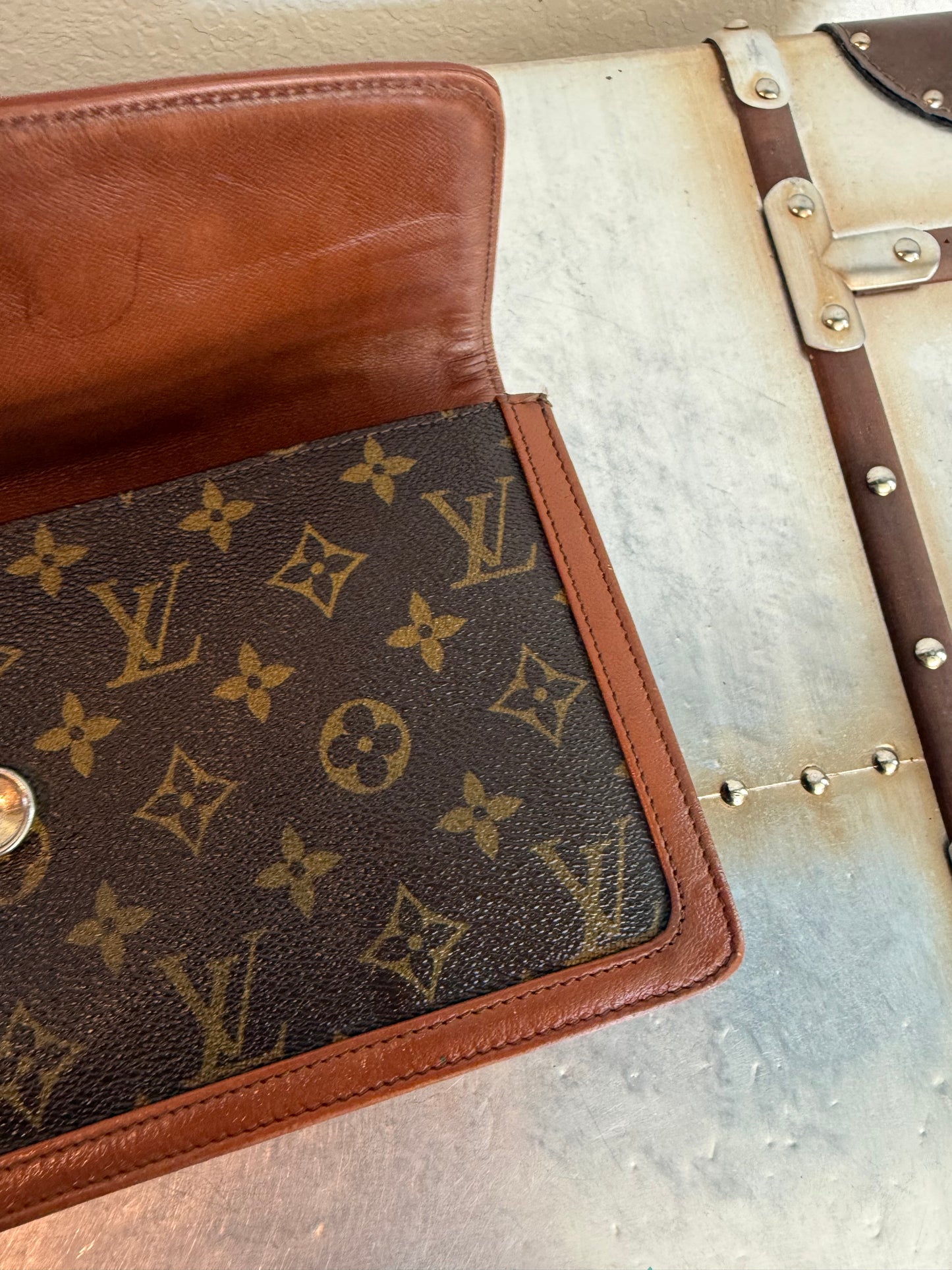 Pre-owned Authentic Louis Vuitton Monogram Dame Clutch Handbag