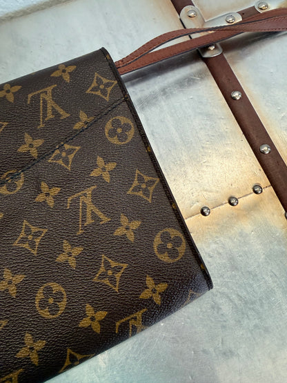 Pre-owned Authentic Louis Vuitton Bordeaux 27 2-Way Clutch / Shoulder Bag