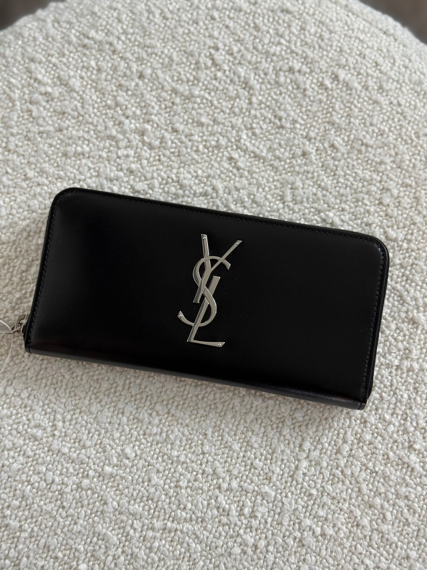 YVES SAINT LAURENT BLACK CASSANDRE ZIP LONG WALLET