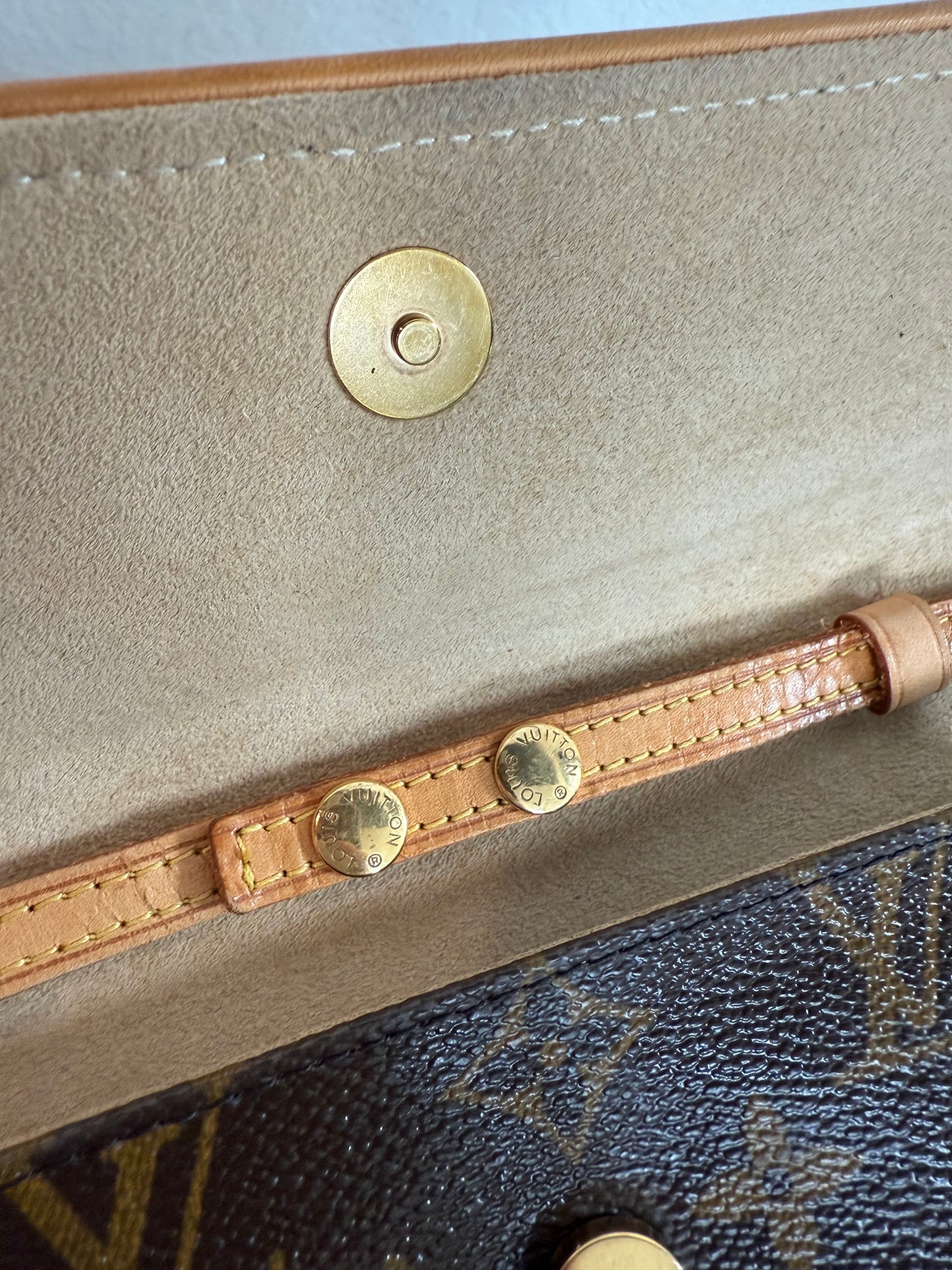 Pre-owned Authentic Louis Vuitton Pochette Twin MM Monogram Shoulder Bag