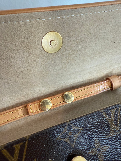 Pre-owned Authentic Louis Vuitton Pochette Twin MM Monogram Shoulder Bag