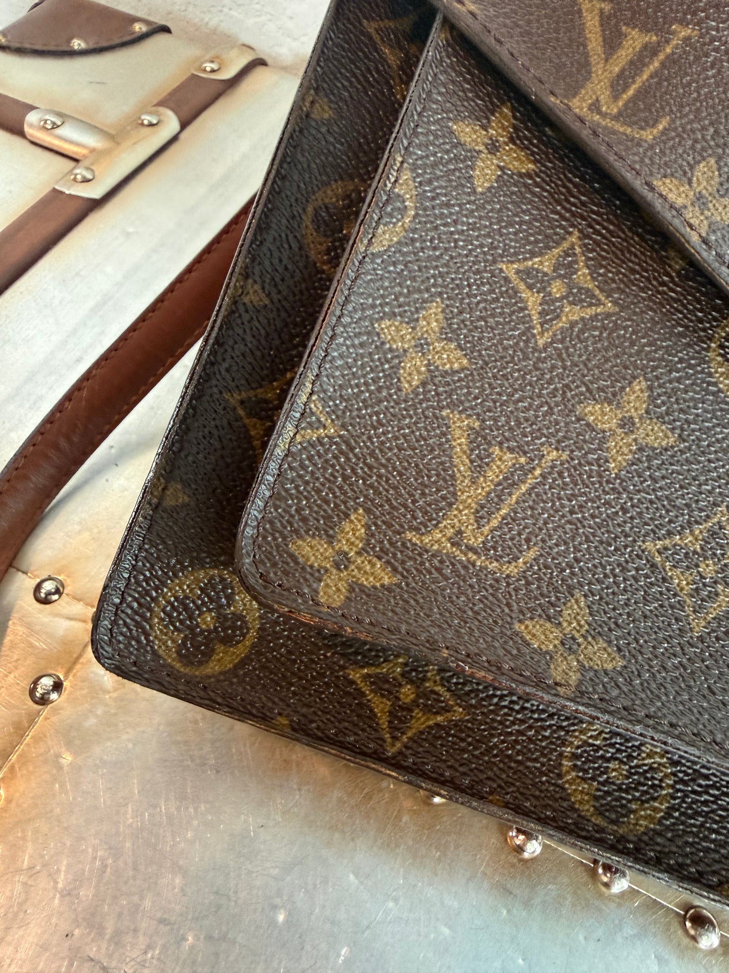Pre-owned Authentic Louis Vuitton Monceau 28 Monogram Shoulder / Crossbody Bag