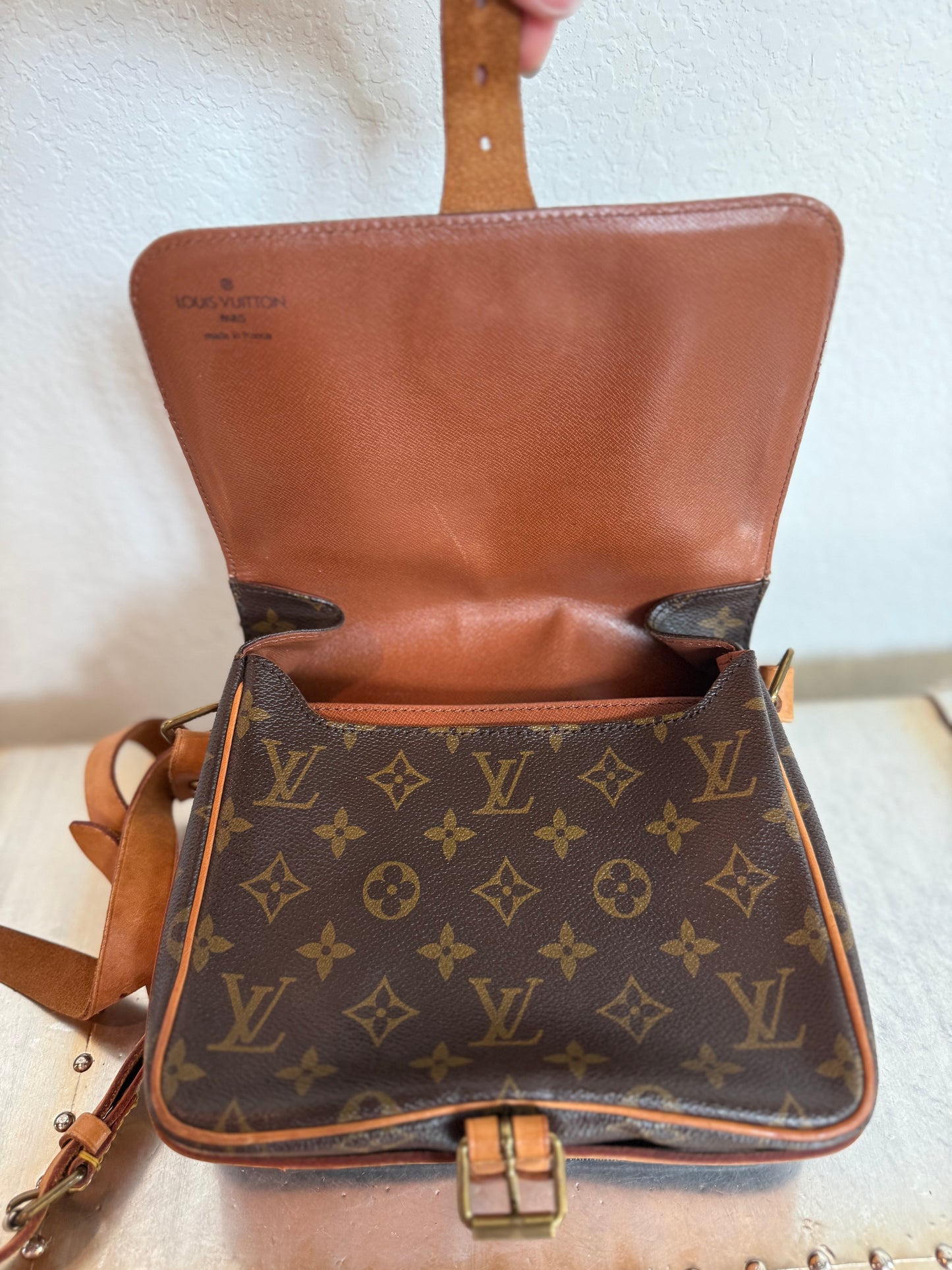 Pre-owned Louis Vuitton Cartouchiere MM Monogram Shoulder / Crossbody Bag
