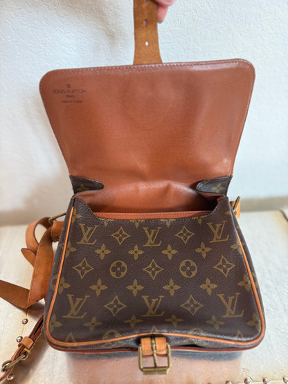 Pre-owned Louis Vuitton Cartouchiere MM Monogram Shoulder / Crossbody Bag
