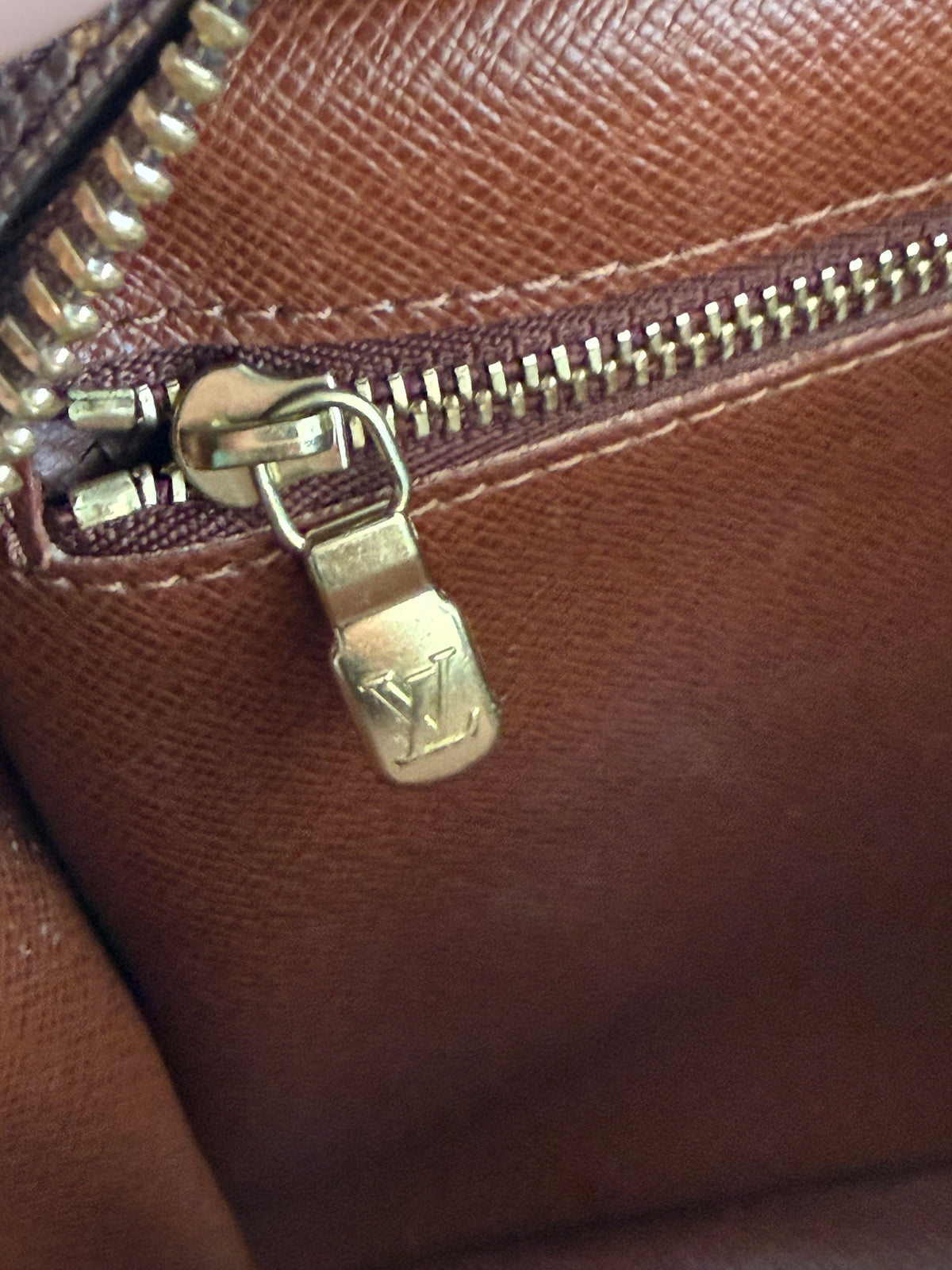 Pre-owned Louis Vuitton Trocadero 30 Monogram Shoulder / Crossbody Bag