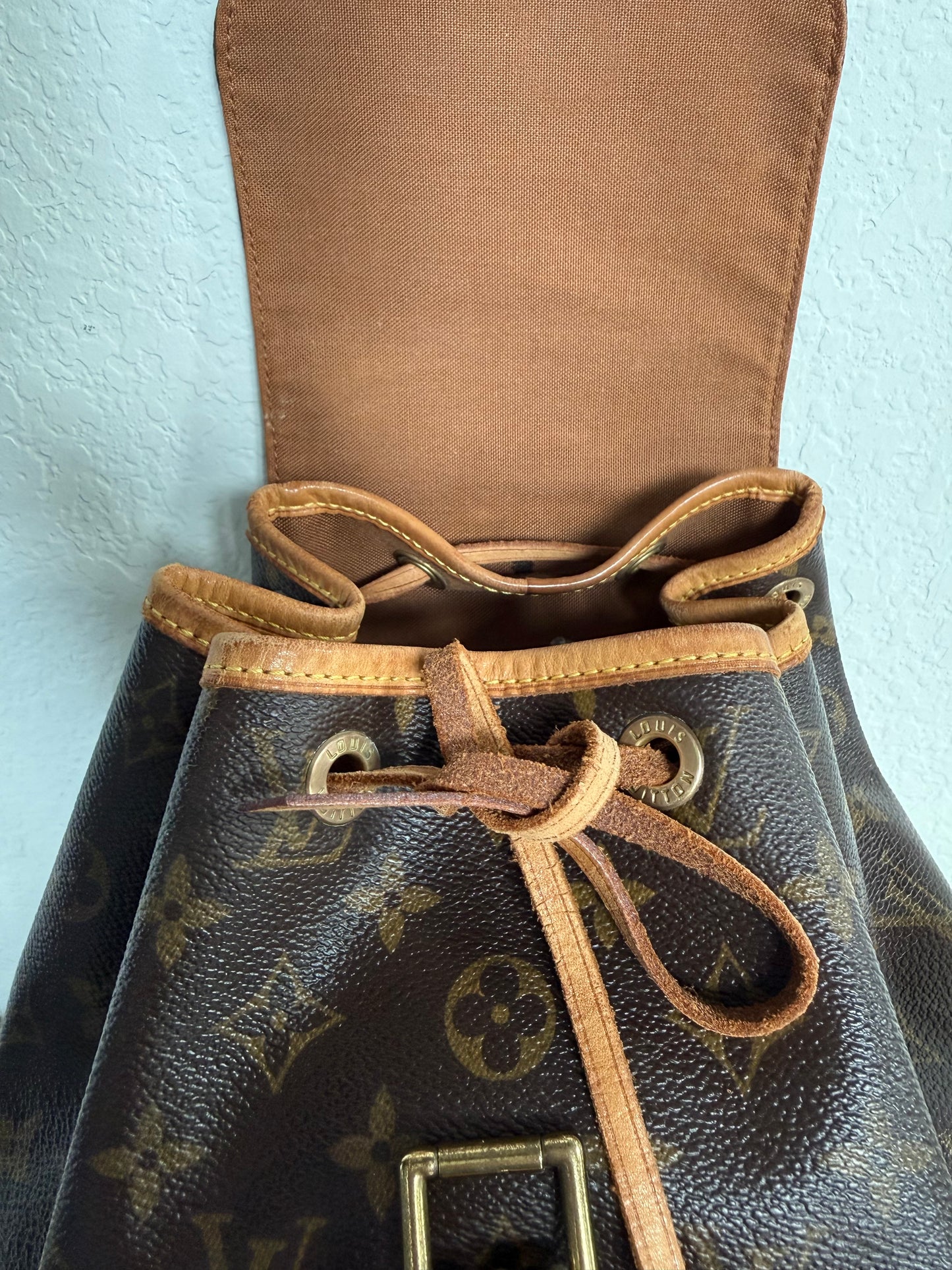 Pre-owned Authentic Louis Vuitton Montsouris MM Monogram Backpack