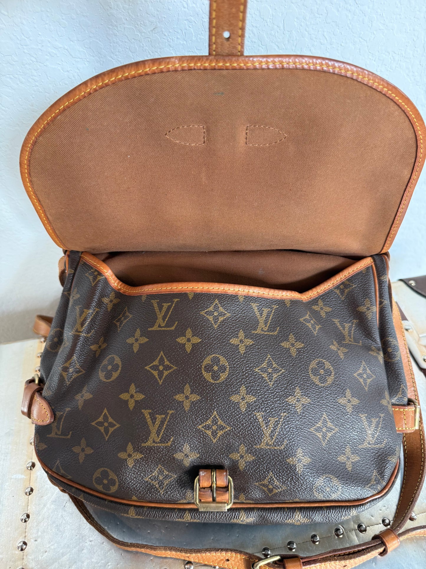 Pre-owned Authentic Louis Vuitton Saumur 30 Monogram Crossbody Bag