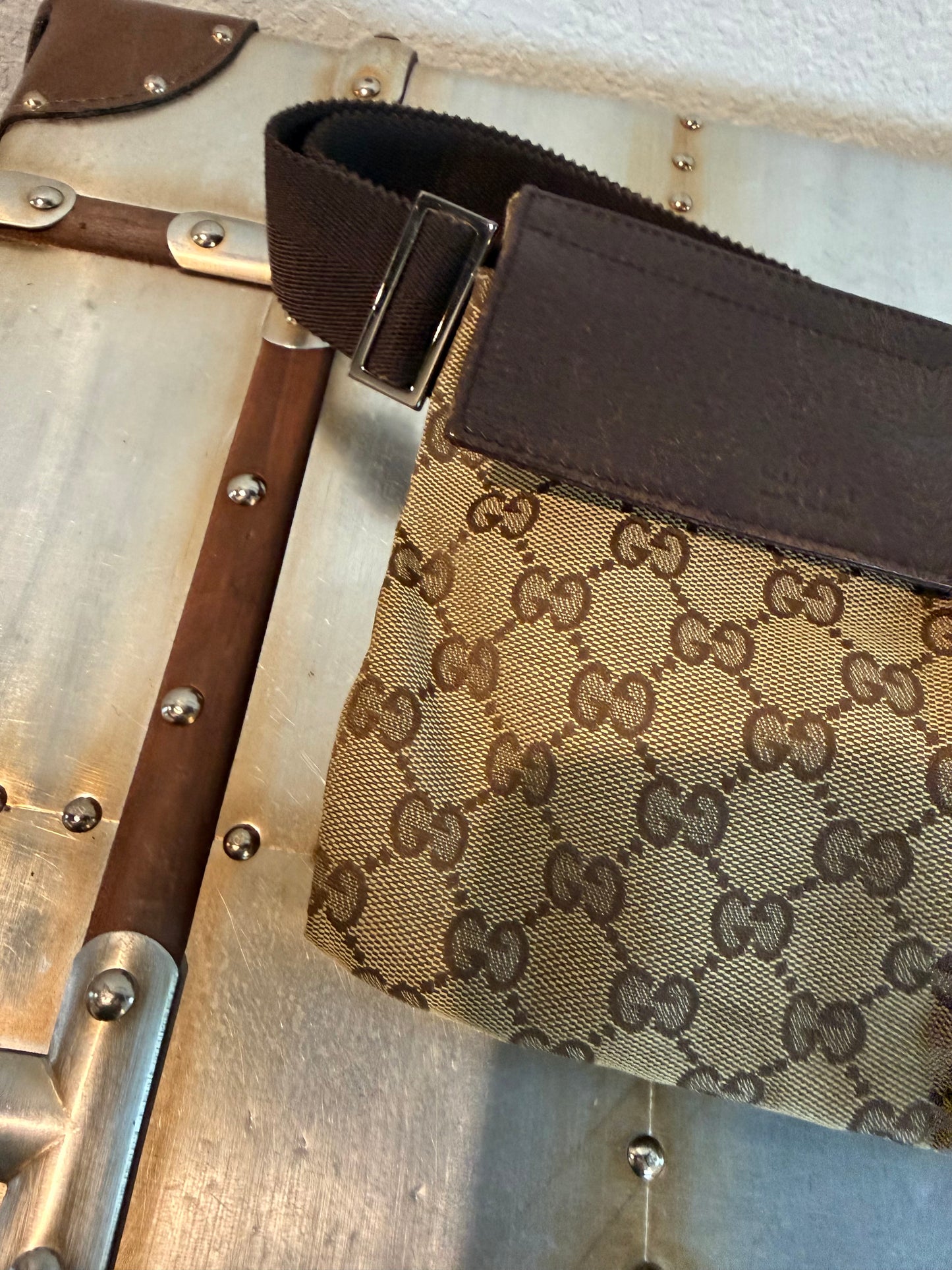Pre-owned Authentic Gucci Vintage Double Belt GG Canvas Bag
