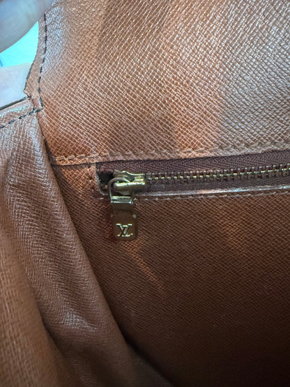 Pre-owned Authentic Louis Vuitton Chantilly MM Monogram Crossbody Bag