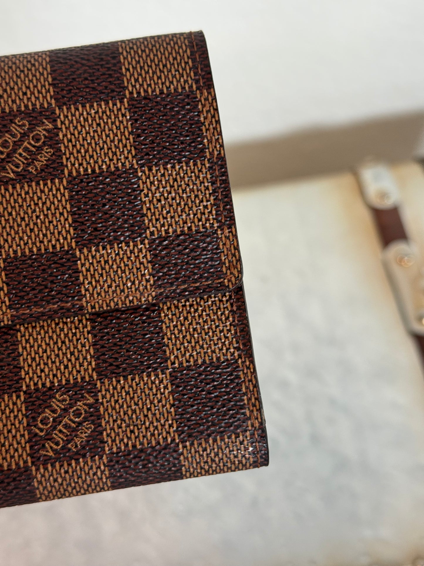 Pre-owned Authentic Louis Vuitton Portefeuille  International Damier Wallet