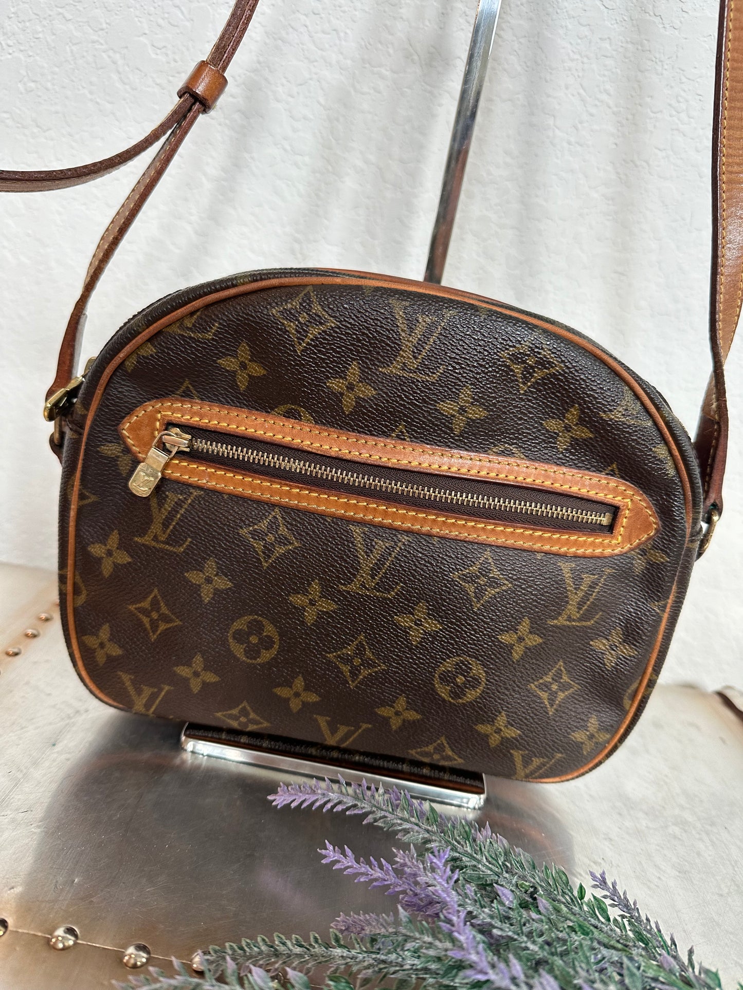 Pre-owned Authentic Louis Vuitton Senlis Monogram Crossbody Bag