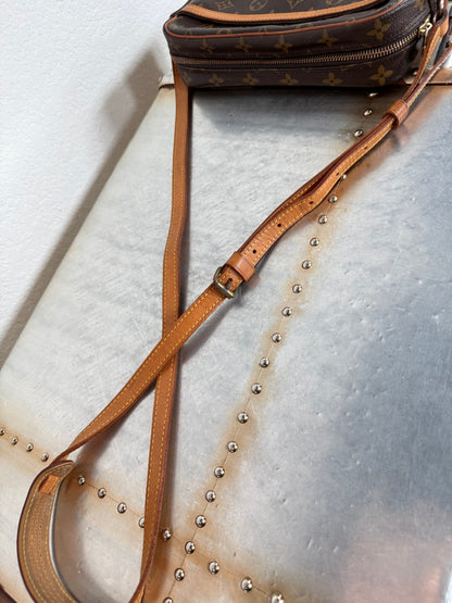 Pre-owned Authentic Louis Vuitton Trocadero 27 Monogram Crossbody Bag
