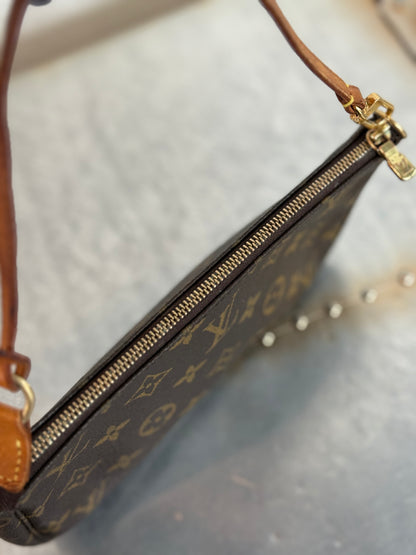 Pre-owned Authentic Louis Vuitton Pochette Accessoires Monogram Shoulder / Handbag