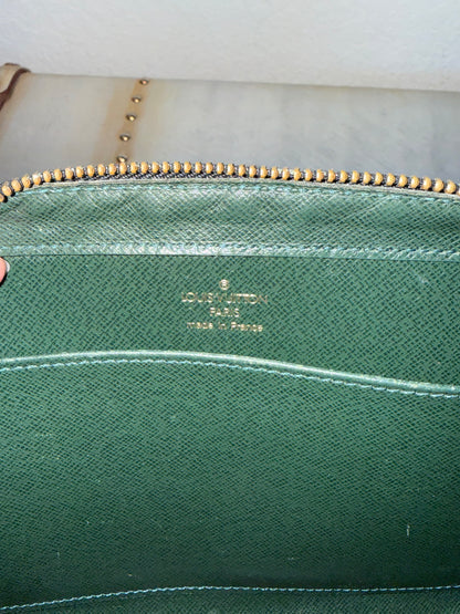 Pre-owned Authentic Louis Vuitton Taiga Baikal Clutch Handbag