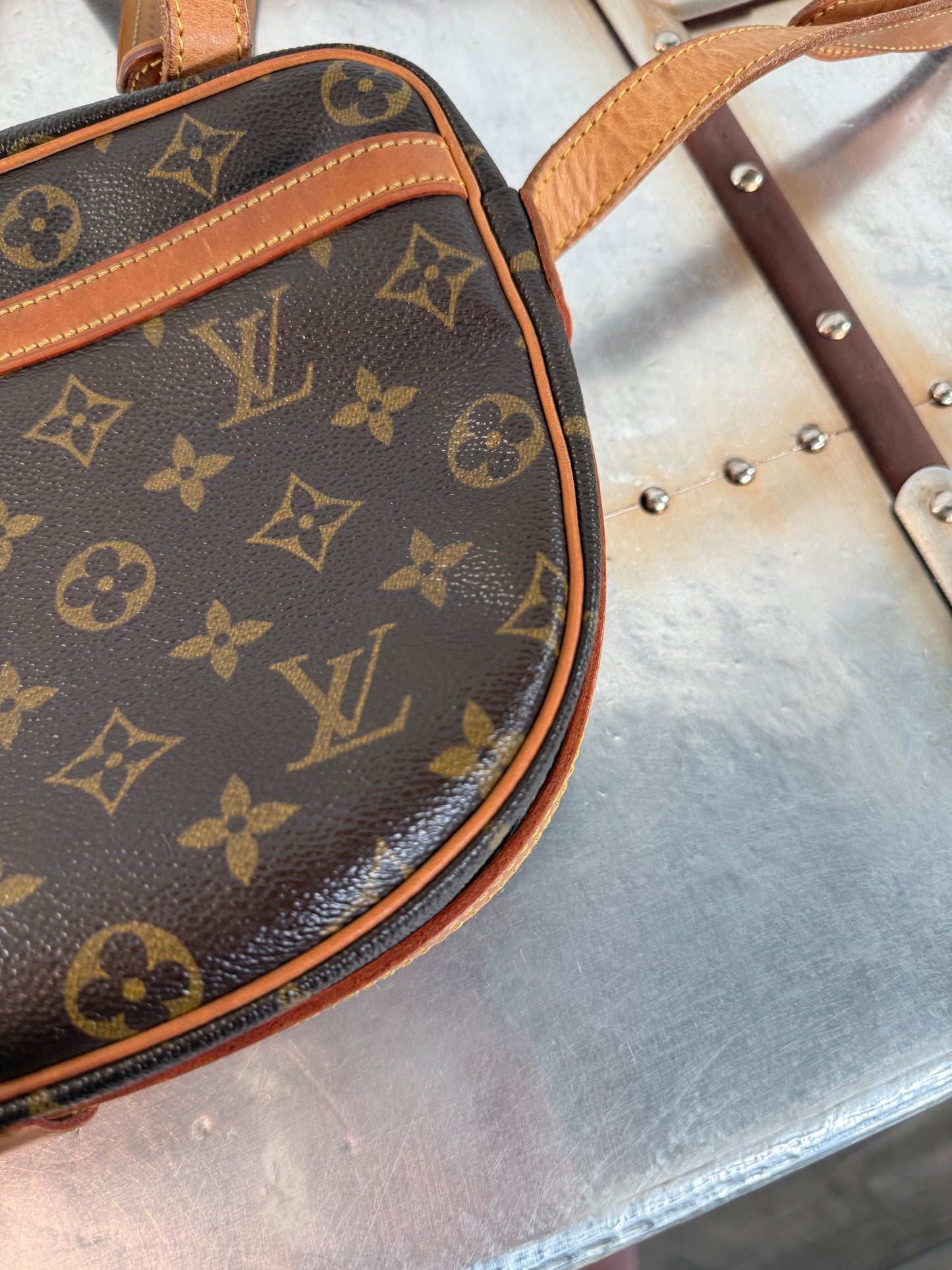 Pre-owned Authentic Louis Vuitton Jeune Fille GM Monogram Crossbody Bag