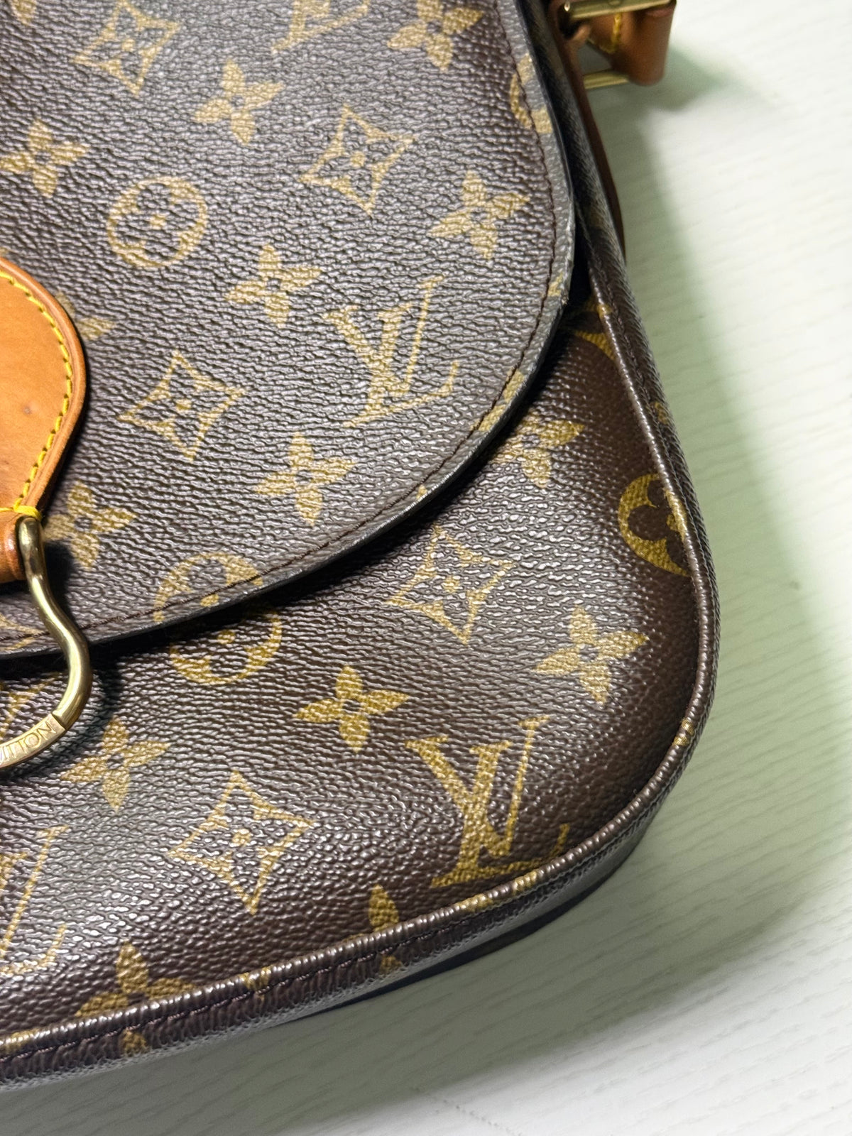 Pre-owned Authentic Louis Vuitton Saint Cloud GM Monogram Crossbody Bag