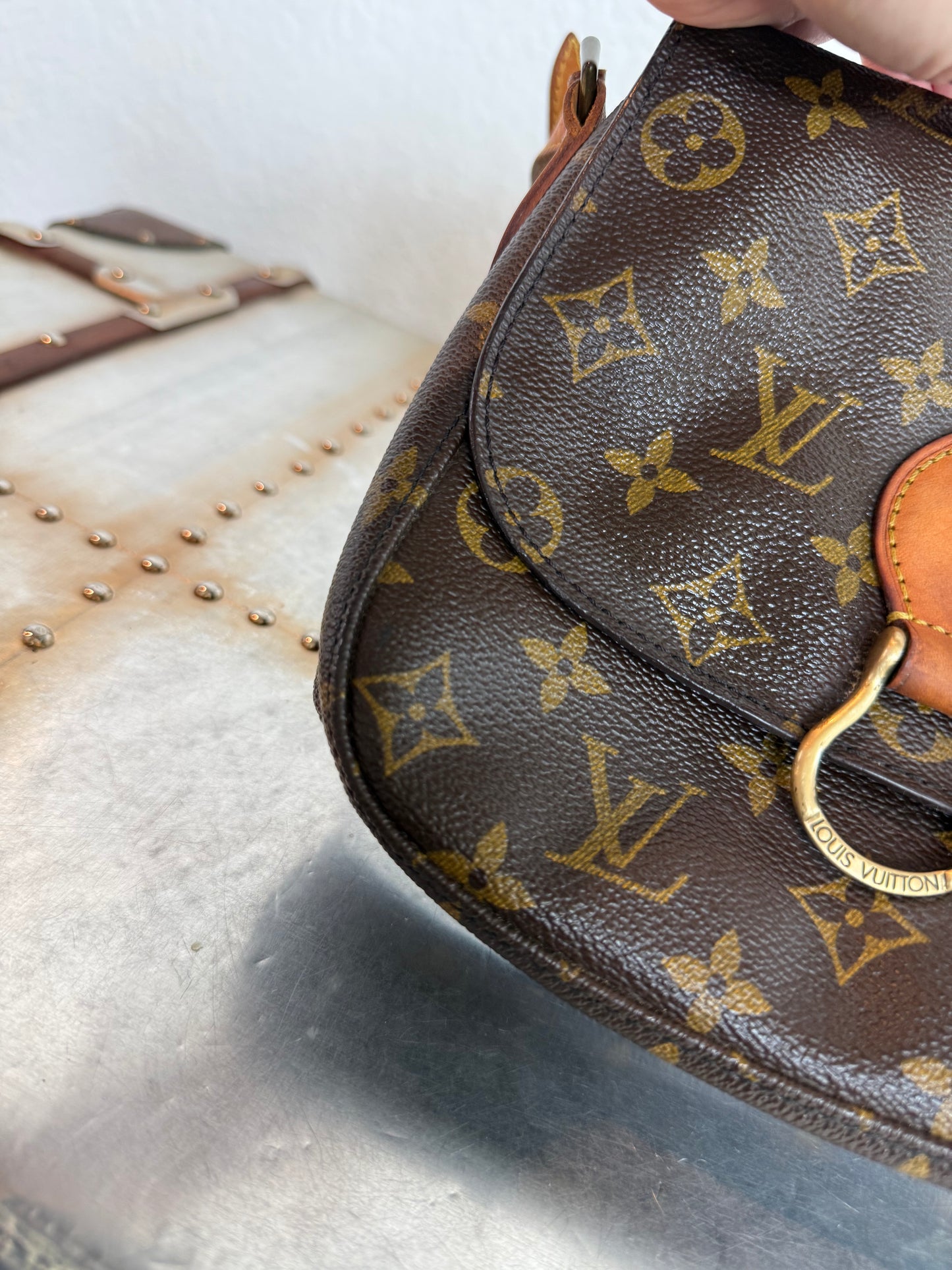 Pre-owned Authentic Louis Vuitton Saint Cloud MM Monogram Crossbody Bag