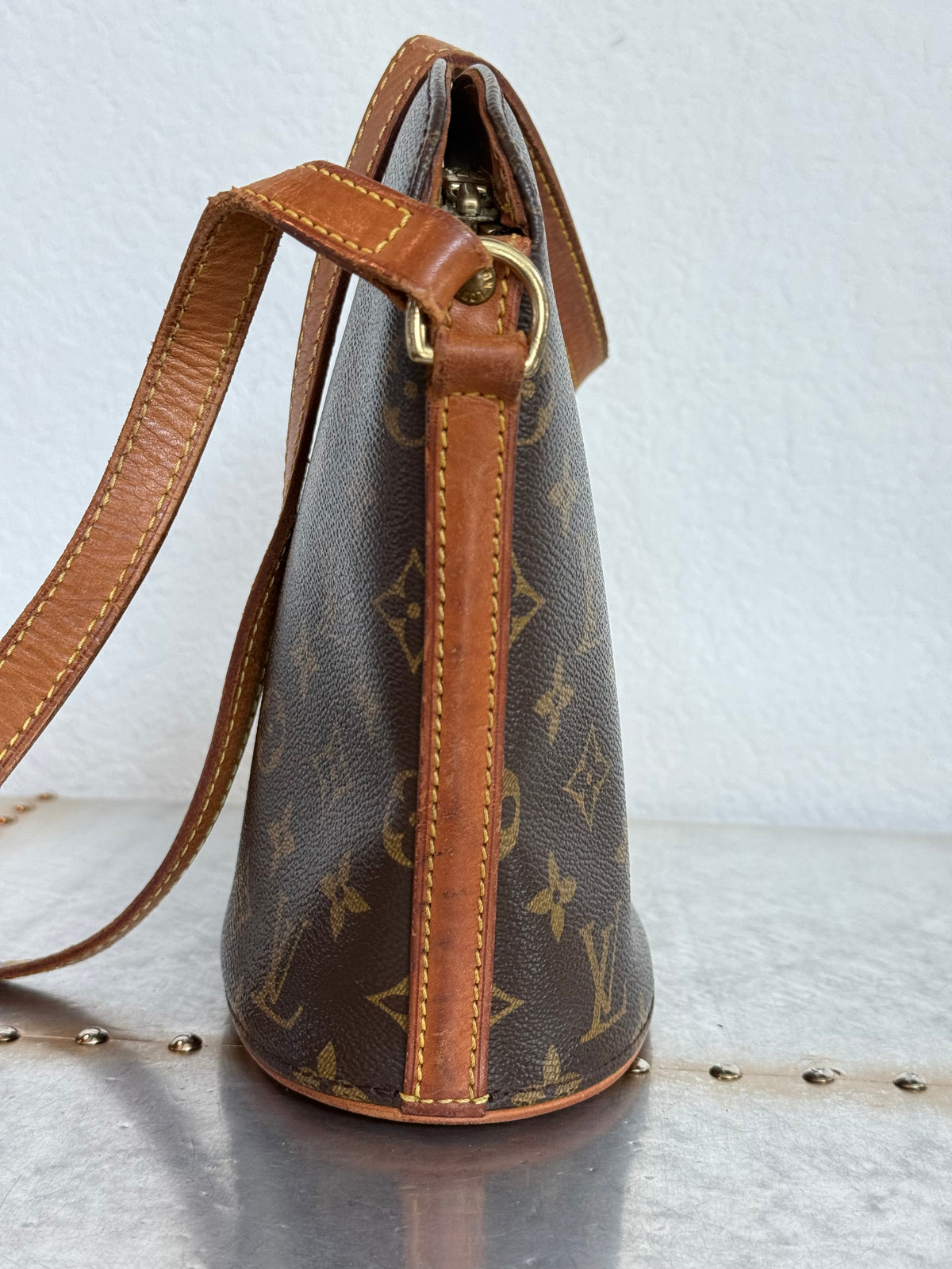 Pre-owned Authentic Louis Vuitton Drouot Monogram Crossbody Bag
