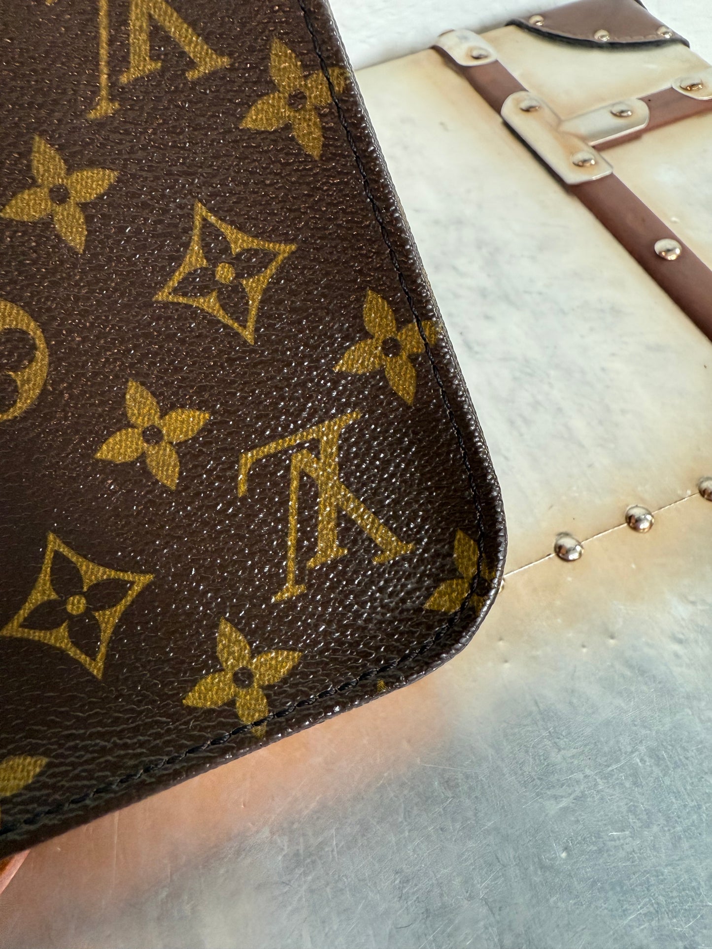 Pre-owned Louis Vuitton Cartouchiere MM Monogram Shoulder / Crossbody Bag