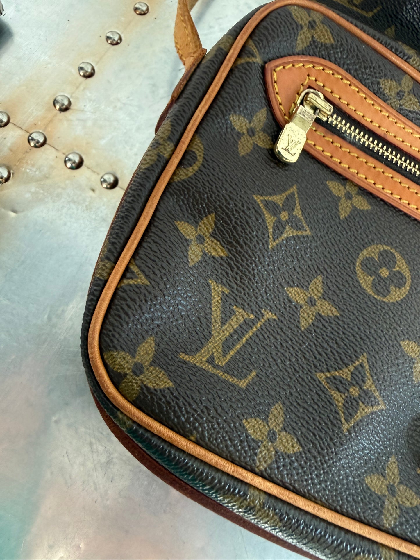 Pre-owned Louis Vuitton Saint Germain 24 Monogram Crossbody / Shoulder Bag